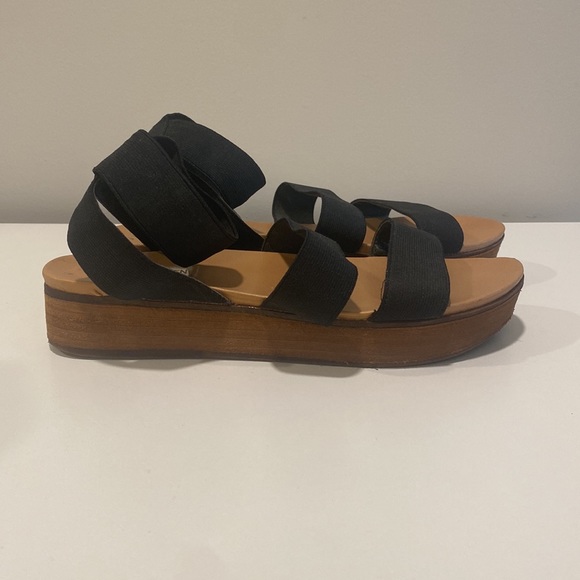 Steve Madden Platform Sandal - Picture 3 of 6